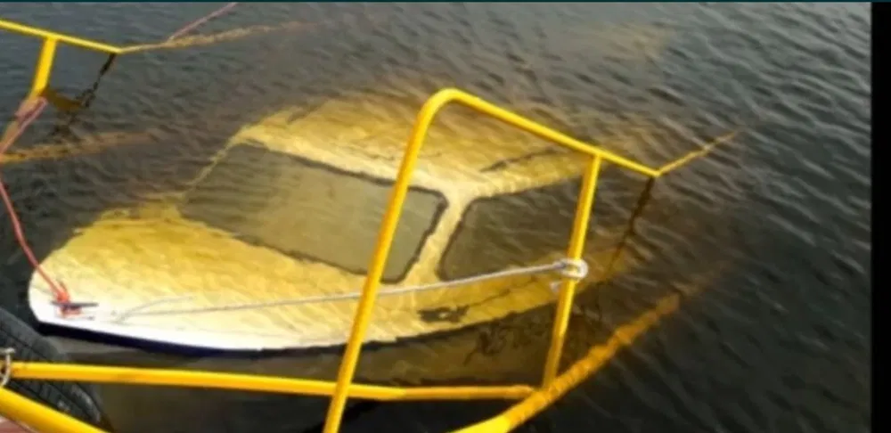 Підготовка понтонів для підйому вантажу